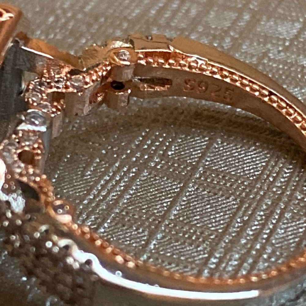 Gorgeous Two-Tone S925 Ring – Silver & Rose Gold Accents - Picture 4 of 4